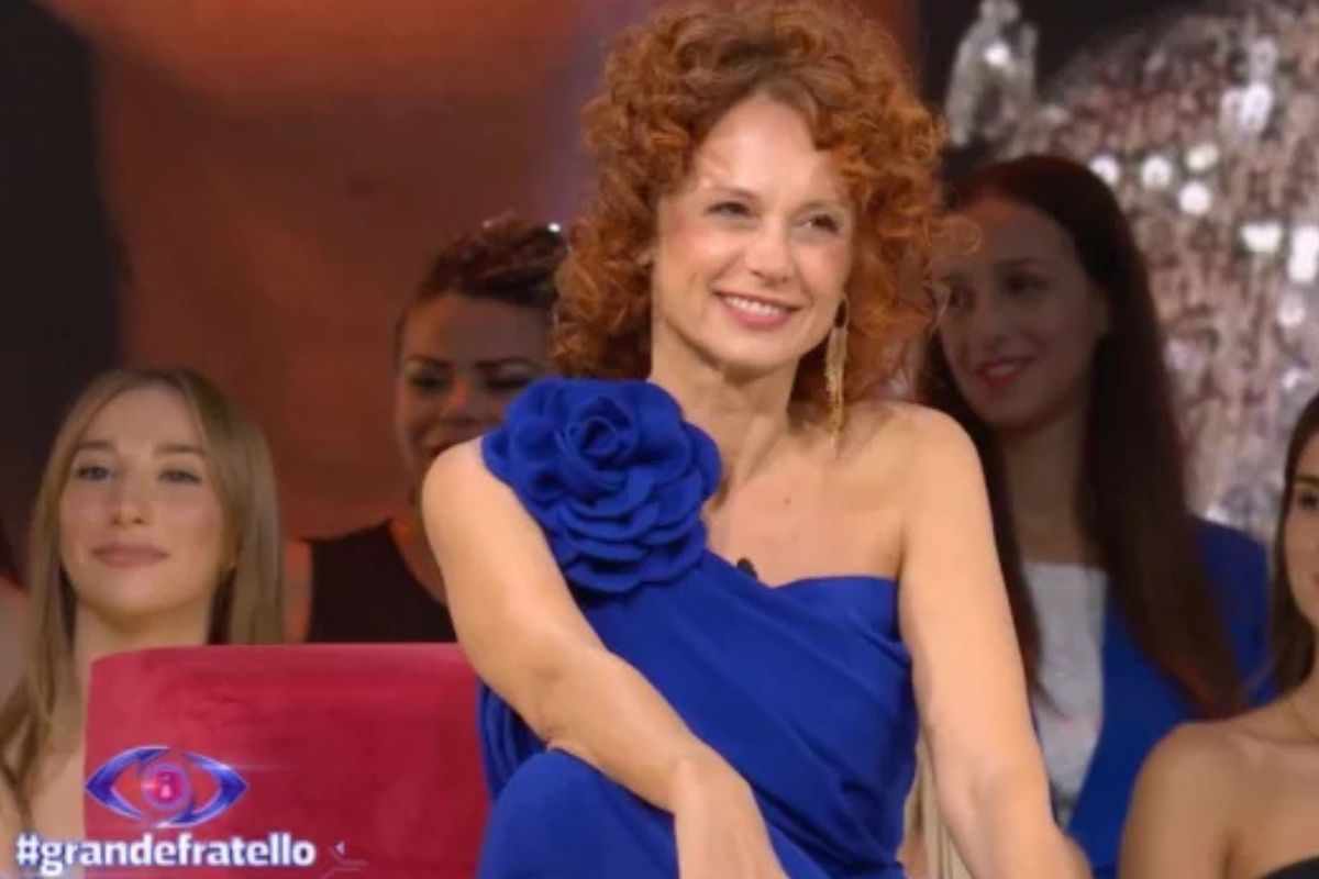 quanto guadagna Beatrice Luzzi opinionista Grande Fratello